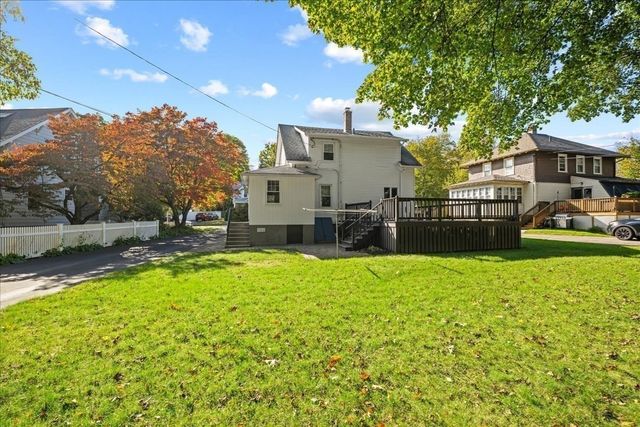 22 Vassar St, Worcester, MA 01602