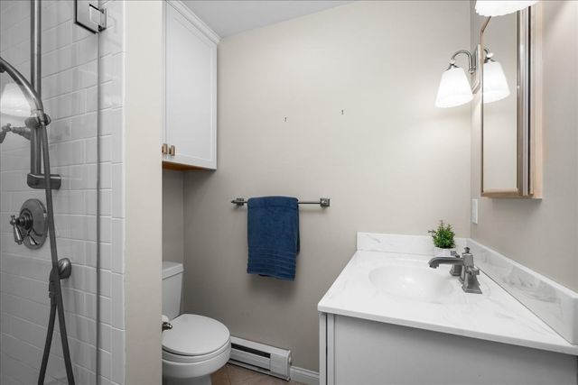 22 Vassar St, Worcester, MA 01602
