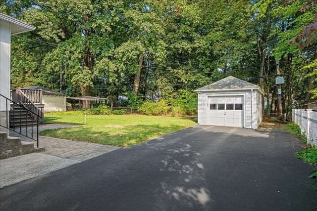 22 Vassar St, Worcester, MA 01602