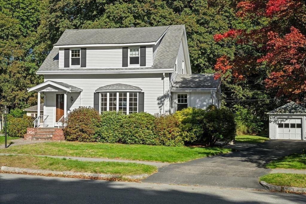 22 Vassar St, Worcester, MA 01602
