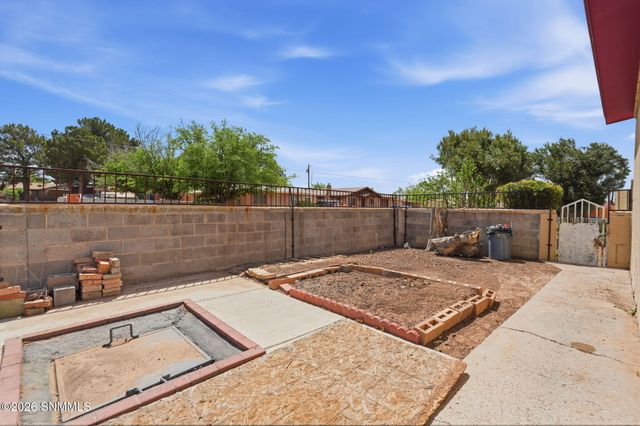1600 Paxton Street, Las Cruces, NM 88001