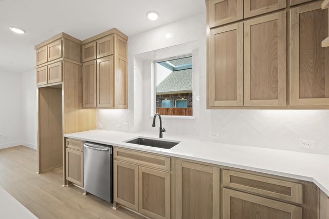 1228 Strait Lane, Burleson, TX 76028