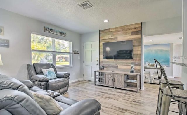 10569 86TH AVENUE, Seminole, FL 33772