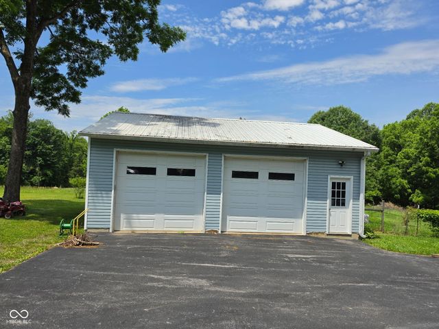 7000 Red Day Road, Martinsville, IN 46151