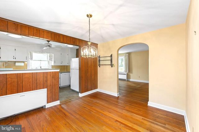 121 OAK DR, Lansdale, PA 19446