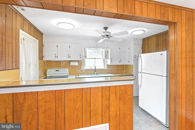 121 OAK DR, Lansdale, PA 19446