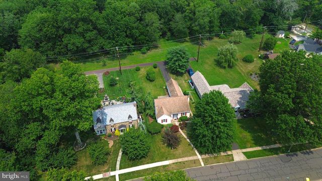 121 OAK DR, Lansdale, PA 19446