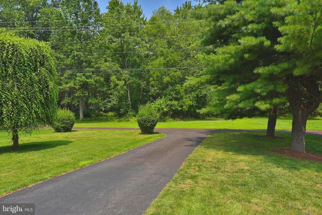 121 OAK DR, Lansdale, PA 19446