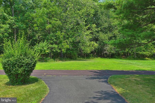 121 OAK DR, Lansdale, PA 19446