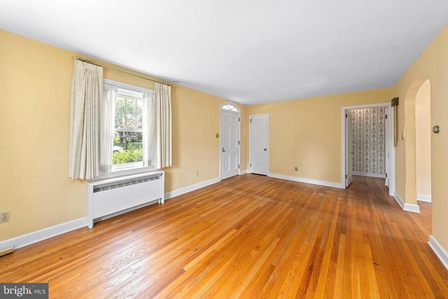 121 OAK DR, Lansdale, PA 19446
