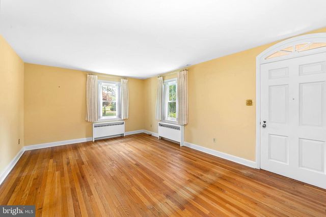 121 OAK DR, Lansdale, PA 19446