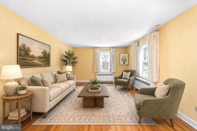121 OAK DR, Lansdale, PA 19446