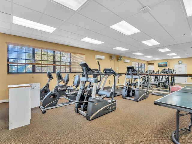10215 N Circle Lake Drive 201, Boynton Beach, FL 33437