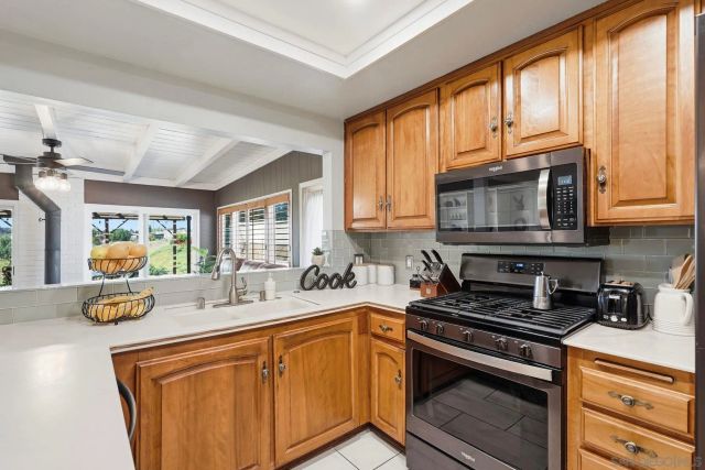 7001 Lemonwood Ln, Lemon Grove, CA 91945