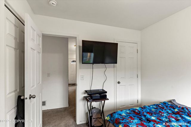 2266 Brookshire Loop, Anchorage, AK 99504