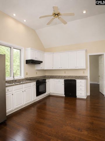 111 Lakeview Road, Eastover, SC 29044