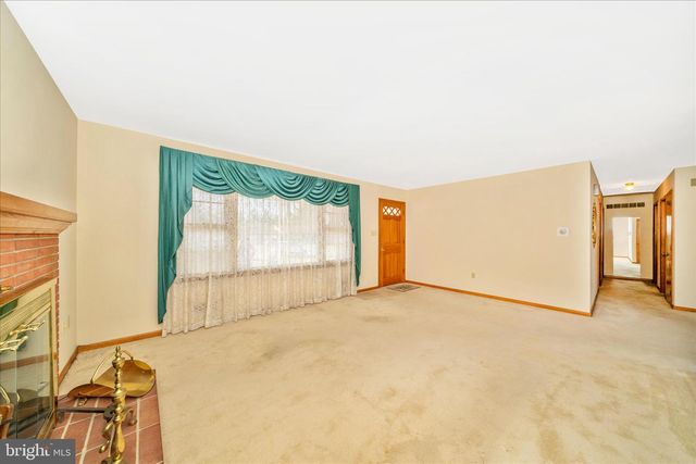 7914 EDGEWOOD FARM RD, Frederick, MD 21702