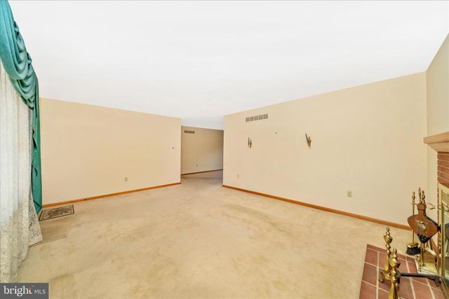 7914 EDGEWOOD FARM RD, Frederick, MD 21702