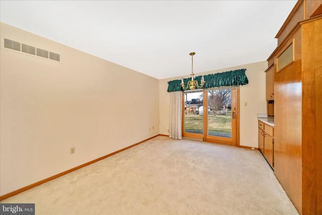 7914 EDGEWOOD FARM RD, Frederick, MD 21702