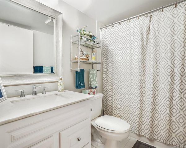 2334 S Cypress Bend Dr 302, Pompano Beach, FL 33069