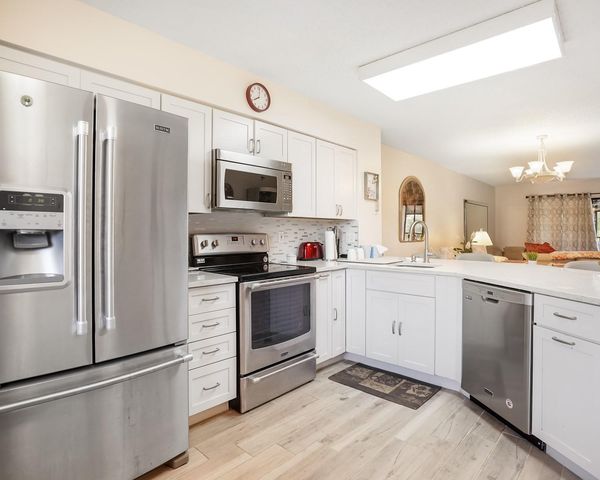 2334 S Cypress Bend Dr 302, Pompano Beach, FL 33069