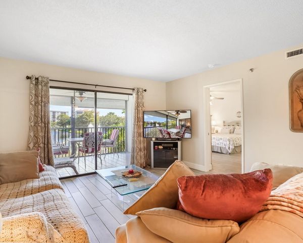 2334 S Cypress Bend Dr 302, Pompano Beach, FL 33069