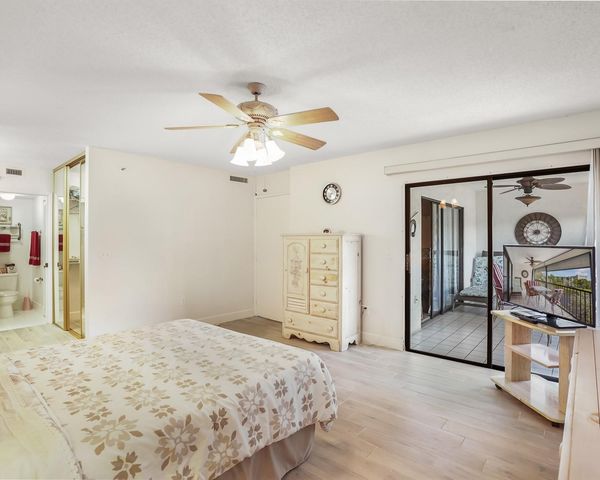 2334 S Cypress Bend Dr 302, Pompano Beach, FL 33069