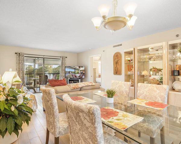 2334 S Cypress Bend Dr 302, Pompano Beach, FL 33069