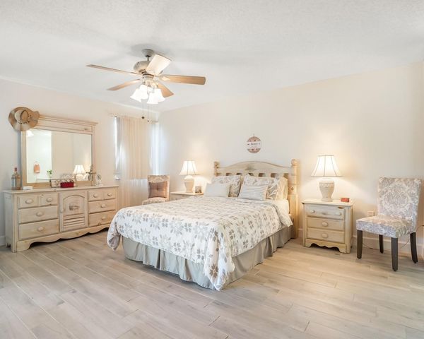 2334 S Cypress Bend Dr 302, Pompano Beach, FL 33069