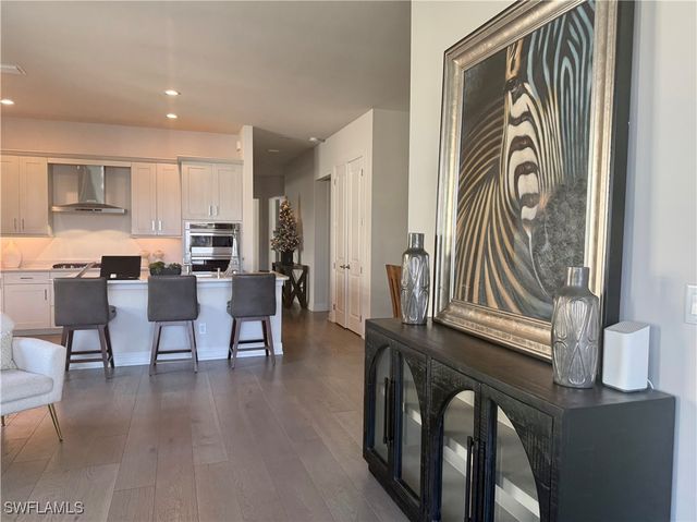 9179 Cayman DR, Naples, FL 34114