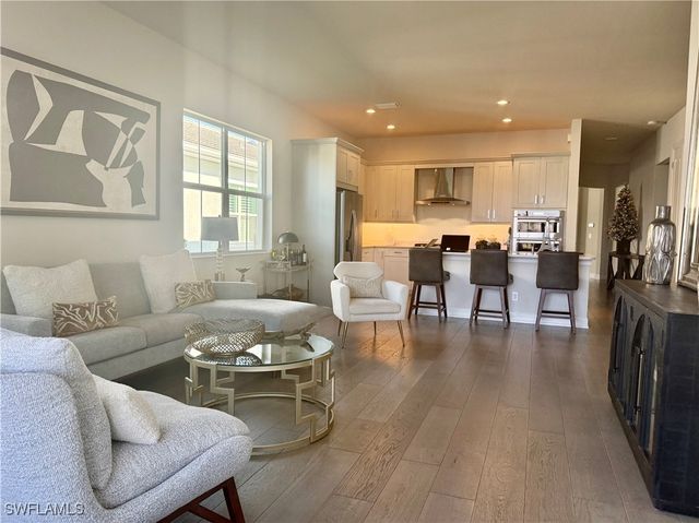 9179 Cayman DR, Naples, FL 34114