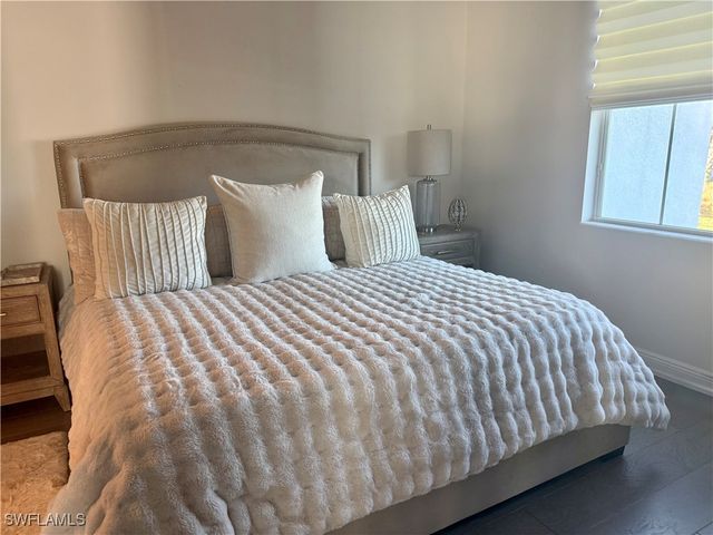 9179 Cayman DR, Naples, FL 34114