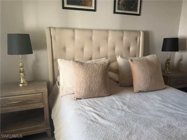 9179 Cayman DR, Naples, FL 34114