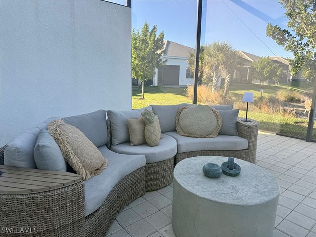 9179 Cayman DR, Naples, FL 34114