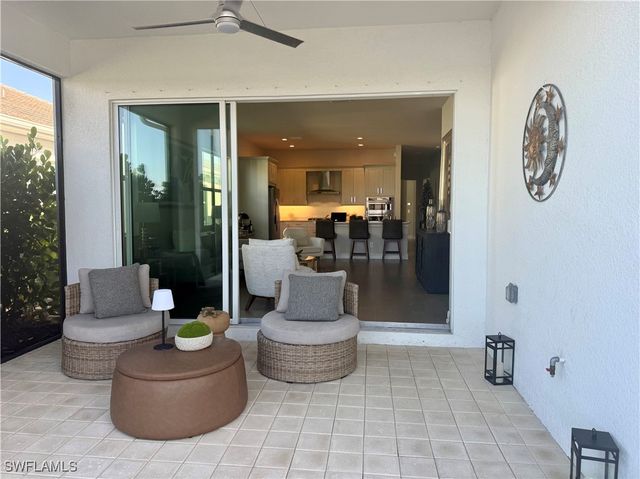 9179 Cayman DR, Naples, FL 34114