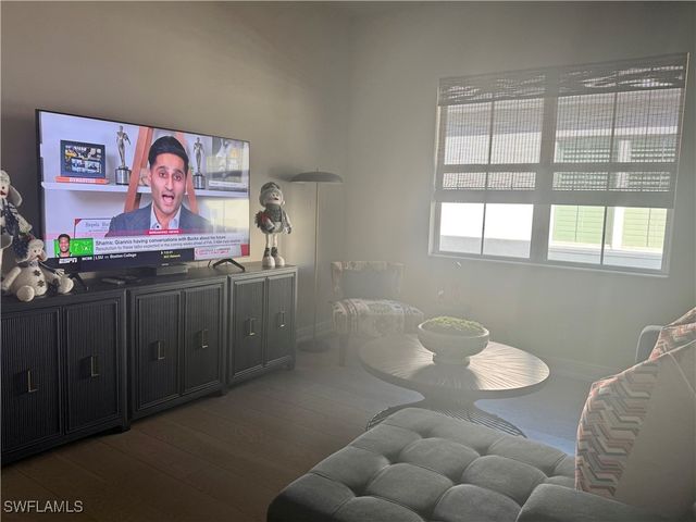 9179 Cayman DR, Naples, FL 34114