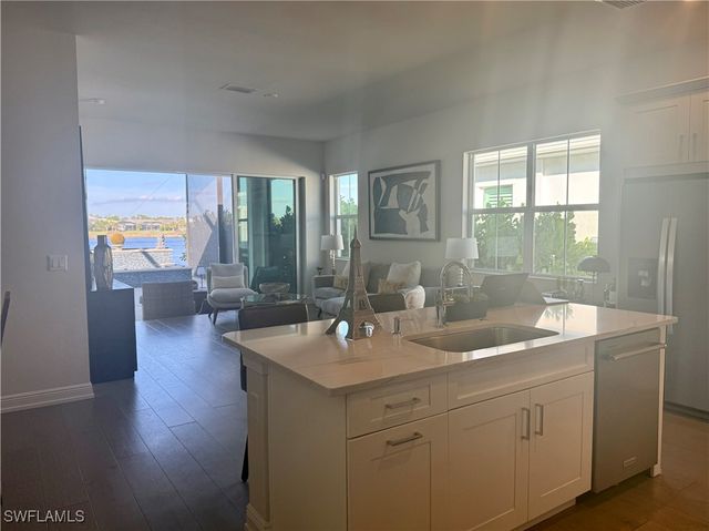 9179 Cayman DR, Naples, FL 34114