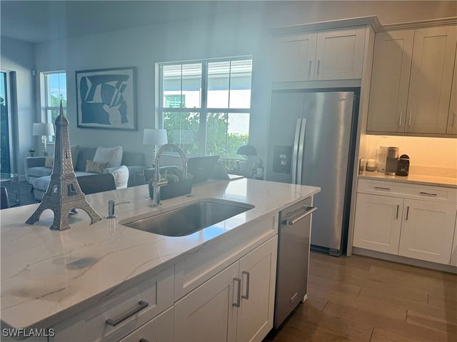 9179 Cayman DR, Naples, FL 34114