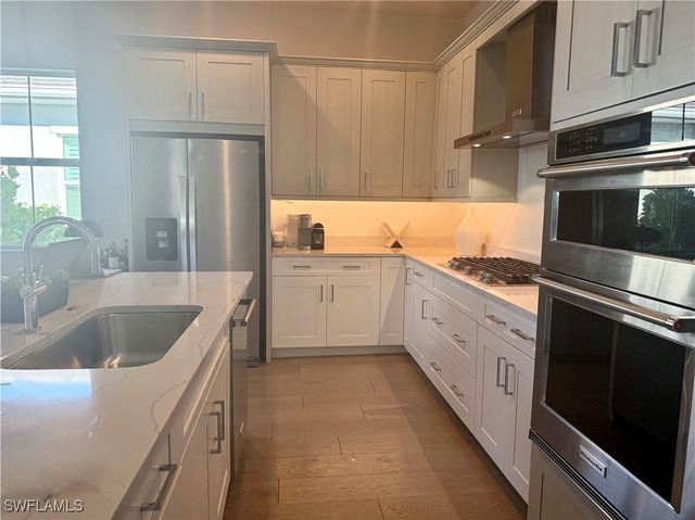 9179 Cayman DR, Naples, FL 34114