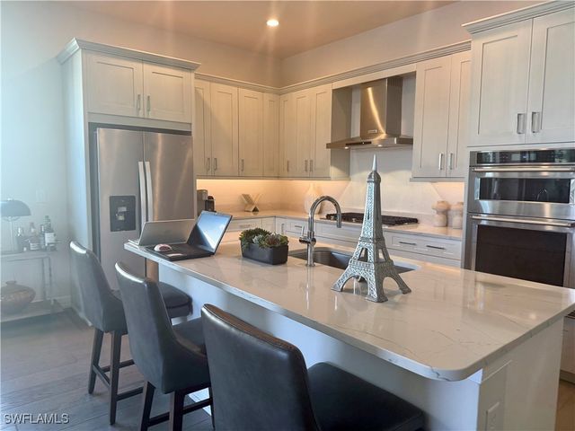 9179 Cayman DR, Naples, FL 34114