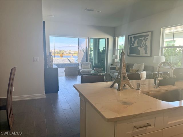 9179 Cayman DR, Naples, FL 34114