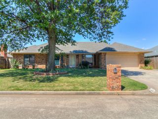10205 N Glendover Avenue, Oklahoma City, OK 73162