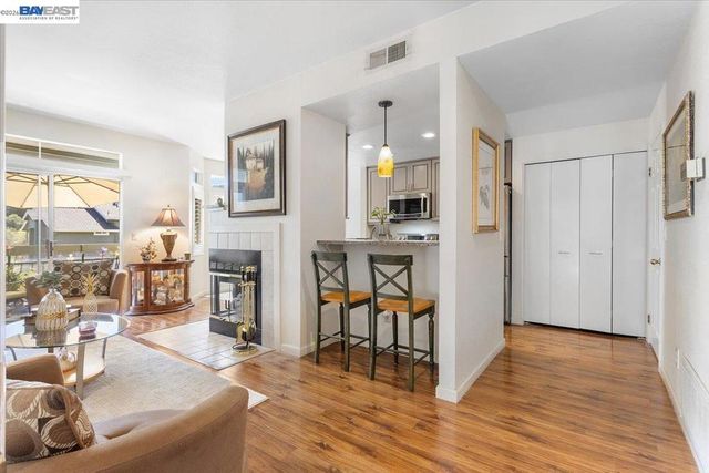 8040 Mountain View Drive C, Pleasanton, CA 94588