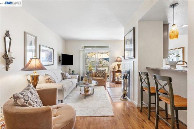 8040 Mountain View Drive C, Pleasanton, CA 94588