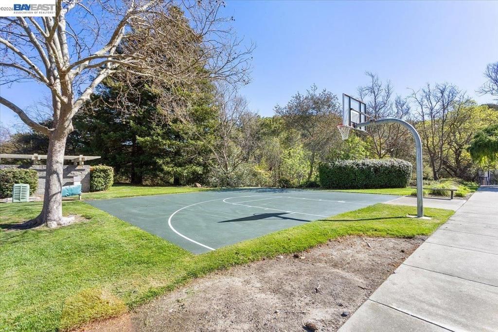 Image 21 of property listing at 8040 Mountain View Drive C, Pleasanton, CA 94588