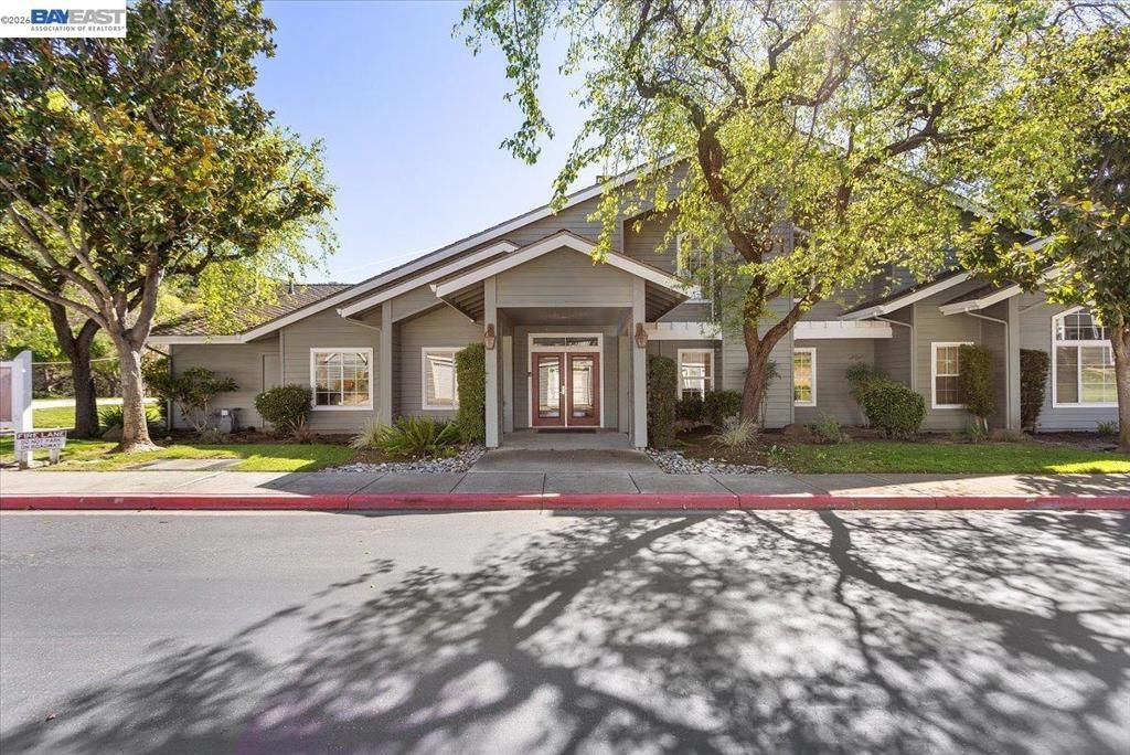 Image 23 of property listing at 8040 Mountain View Drive C, Pleasanton, CA 94588