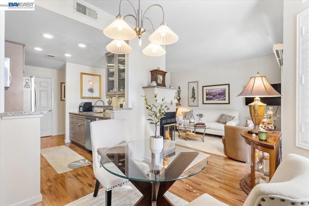 Image 9 of property listing at 8040 Mountain View Drive C, Pleasanton, CA 94588