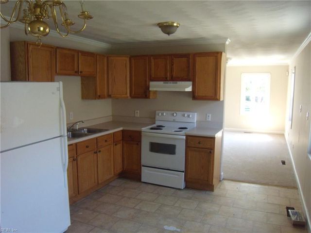 806 Partridge AVE, Chesapeake, VA 23324