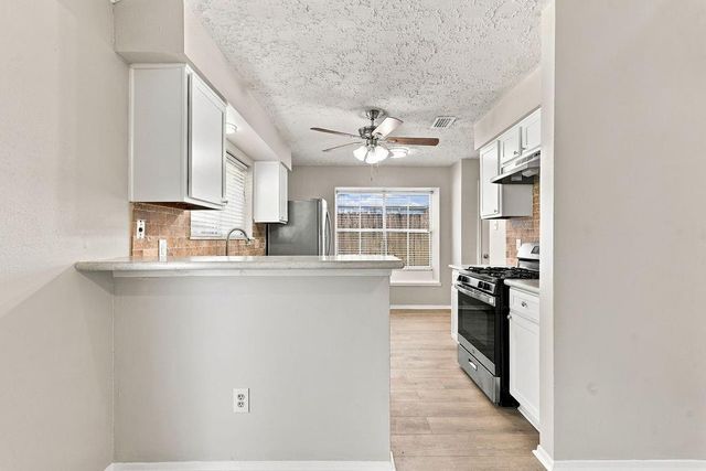 407 Ironbark Drive, Houston, TX 77598