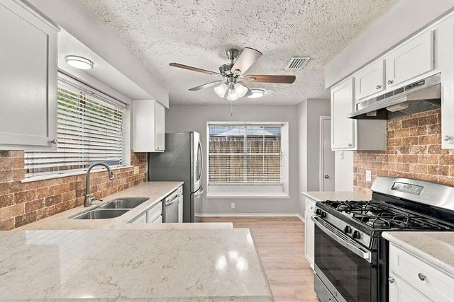407 Ironbark Drive, Houston, TX 77598